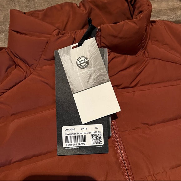 Lululemon Men’s Navigation Down Jacket - Picture 4 of 4